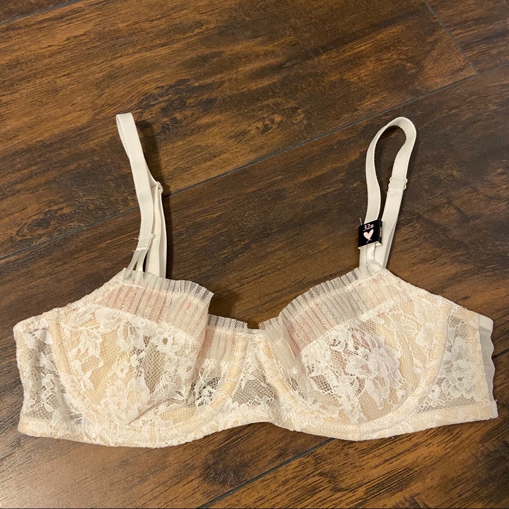 VICTORIA’S SECRET Bra